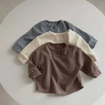 Повседневная футболка с круглым вырезом и открытыми пуговицами для младенцев, удобная универсальная верхняя рубашка с длинным рукавом, утолщение, подходит для осени